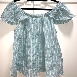 Le Lis Short Sleeve/ Off the shoulder Blouse